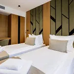 Hotell Natura Seasons Boutique 4*