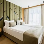 Natura Seasons Boutique Hotell 4*