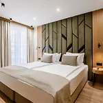 Hotell Natura Seasons Boutique 4*