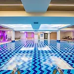 Natura Seasons Boutique Hotell 4*