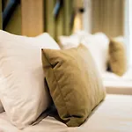 Natura Seasons Boutique Hotell 4*
