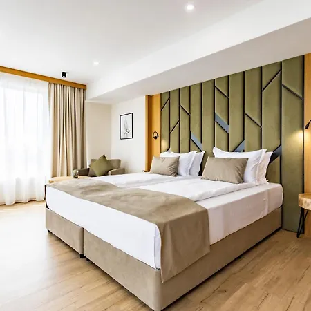 Natura Seasons Boutique 부르가스