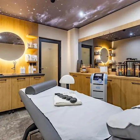Хотел Natura Seasons Boutique 4*