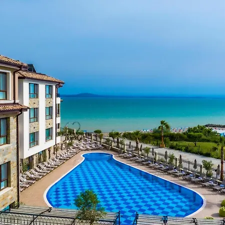 Natura Seasons Boutique Hotell