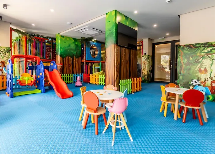 Natura Seasons Boutique Hotell 4*