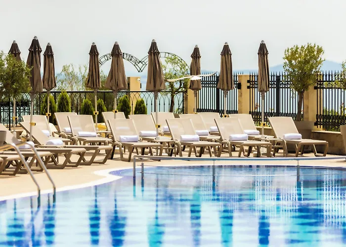 Natura Seasons Boutique Hotell 4*